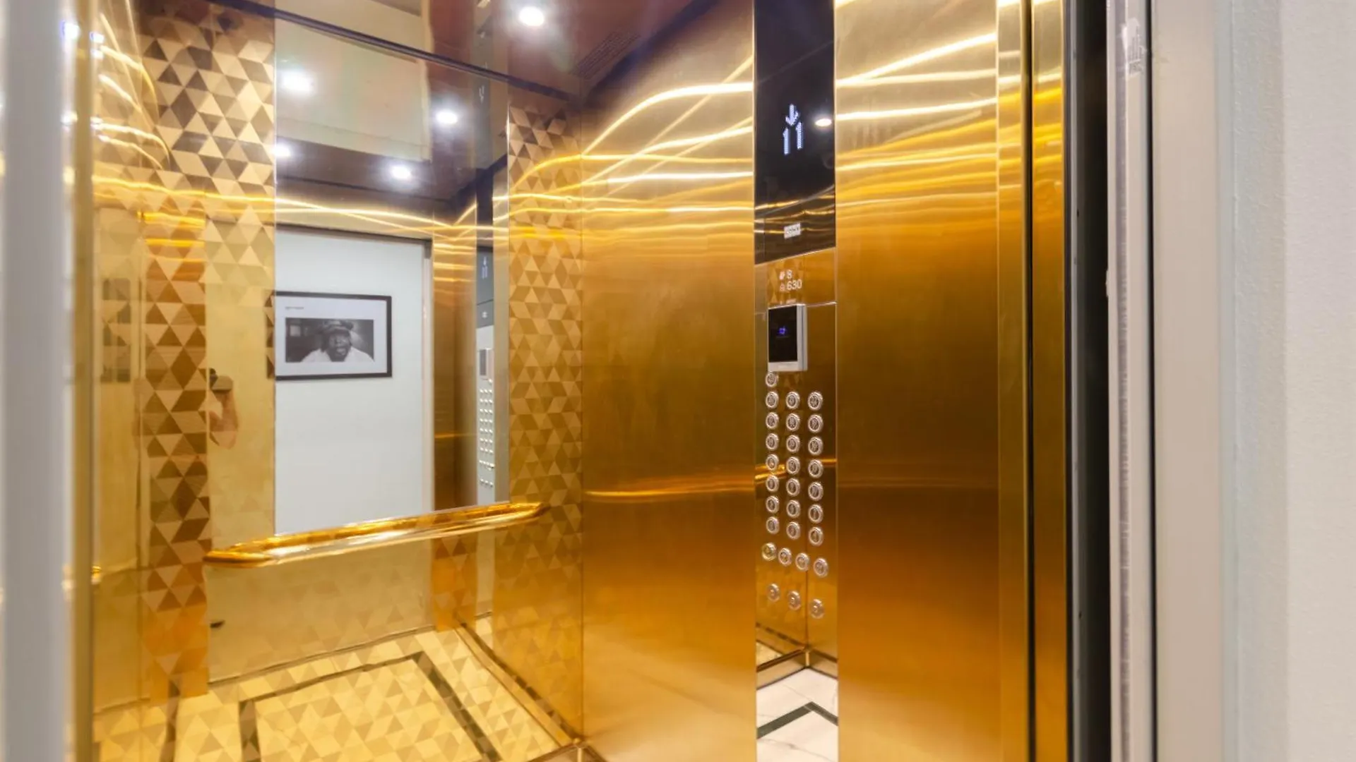 Petrovdom Apartments 6-63 In Rc Zhemchuzhyna 38, Zhylianska 68 Kijev