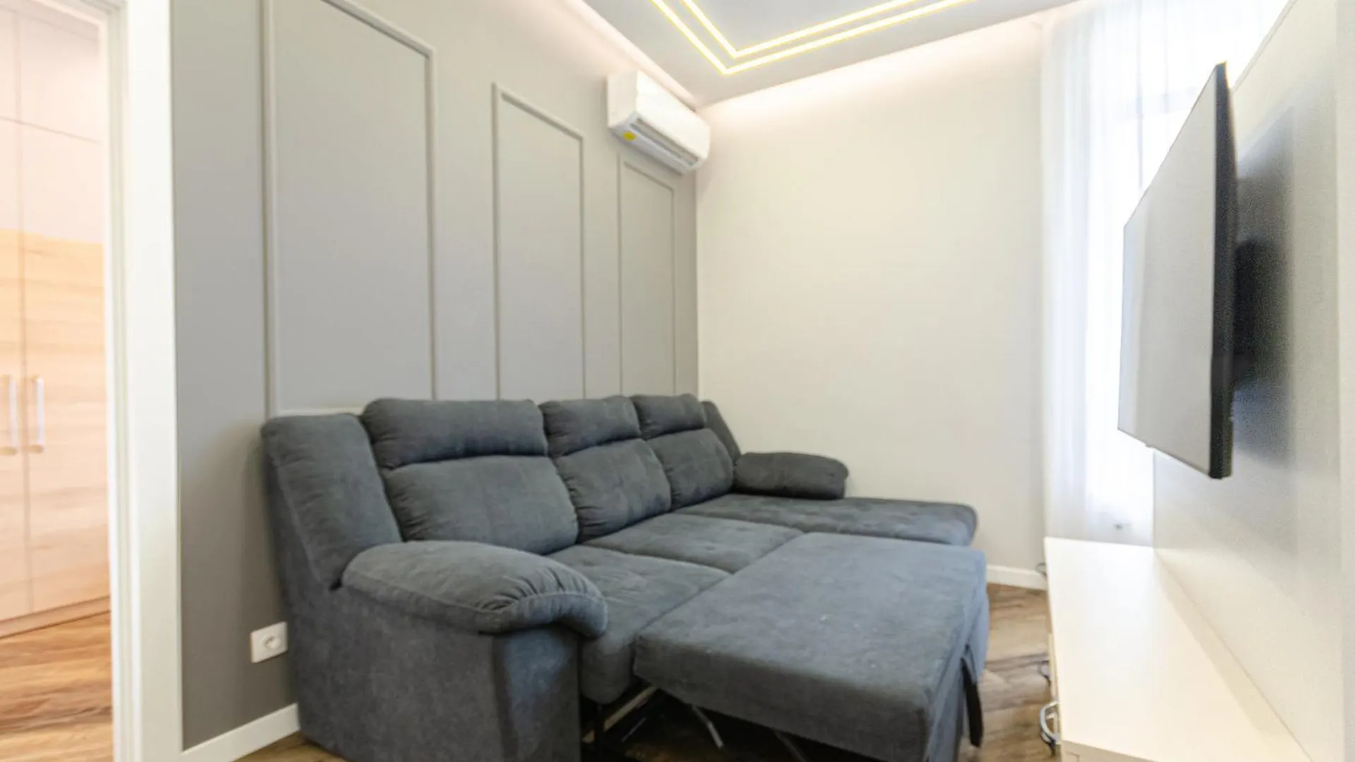 Petrovdom Apartments 6-63 In Rc Zhemchuzhyna 38, Zhylianska 68 Kijev